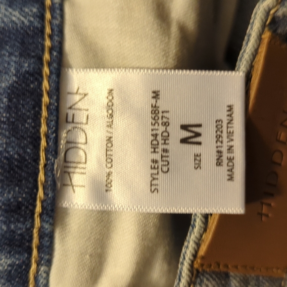NWT* Hidden Light Wash Distressed Bohemian Denim Shorts Size Medium - Picture 10 of 10